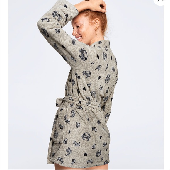 Victoria’s Secret PINK TEDDY ROBE - Picture 2 of 3